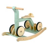 hobbelpaard en loopfiets in 1
